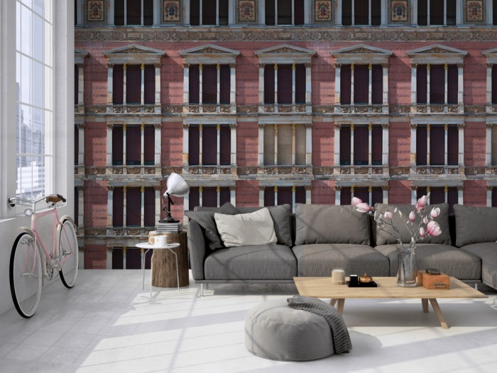 Die Fototapete Alte Fassade in Berlin auf einer großen Wand im Loft tapeziert. Die Fototapete Alte Fassade in Berlin wird individuell auf Deine Wand angepasst.