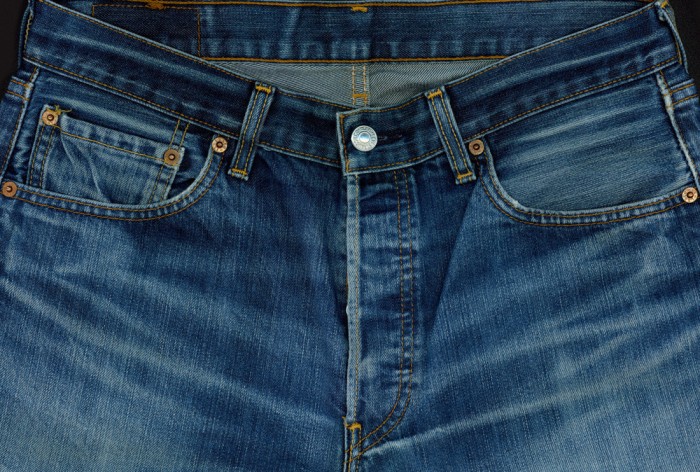 Die Fototapete Levis Jeans, eine Vlies-Fototapete bei Livingwalls Cologne online kaufen. Die Fototapete Levis Jeans ist eine Fototapete auf Maß.