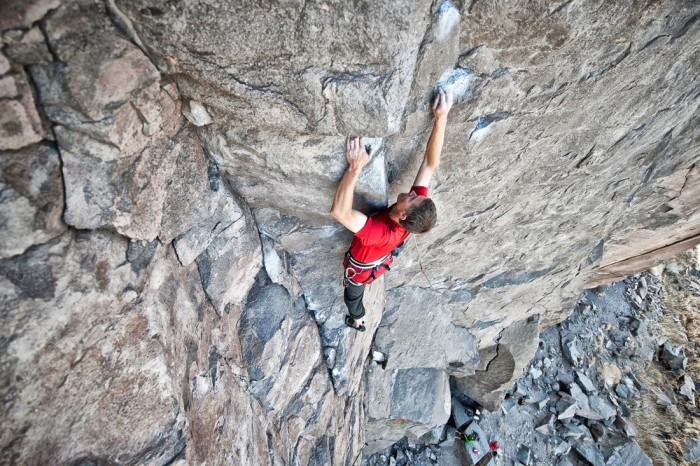 Die Fototapete Felswand mit Bergsteiger, eine Vlies-Fototapete bei Livingwalls Cologne online kaufen. Die Fototapete Felswand mit Bergsteiger ist eine Fototapete auf Maß.