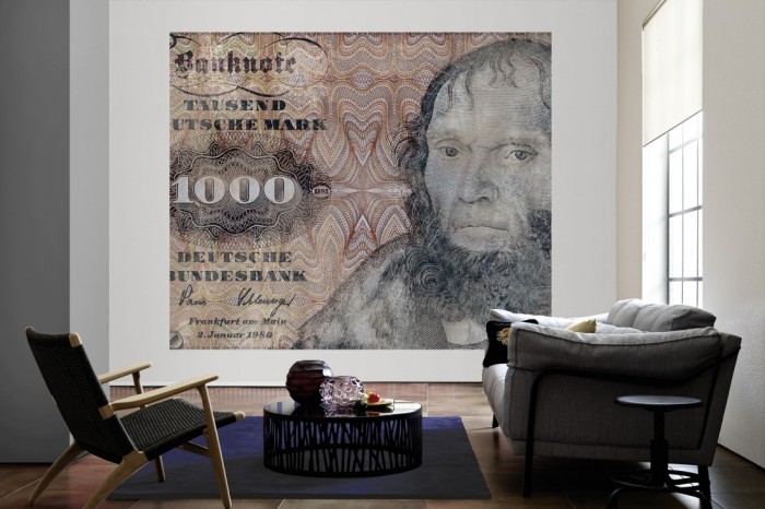 Die Fototapete Alter Geldschein, 1000 Mark von 1980 als große Bildtapete im Wohnzimmer. Als Bildtapete ist die Fototapete Alter Geldschein, 1000 Mark von 1980 ein besonderes Highlight auf Vliestapete.