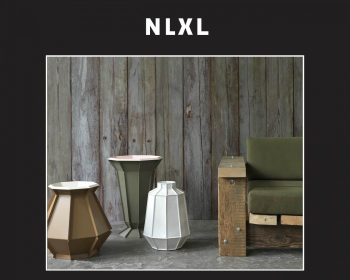 Die NLXL Tapete PHE-14 Scrapwood von Piet Hein Eek tapeziert an einer Wand.