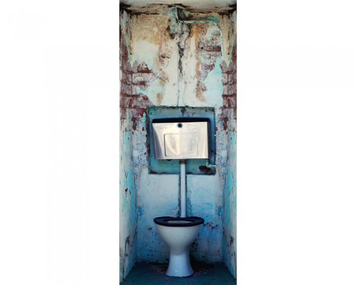 Du möchtest die selbstklebende Türtapete Altes WC, Vintage online bestellen, aber die Maße passen nicht auf Deine Tür? Kontaktiere uns einfach!