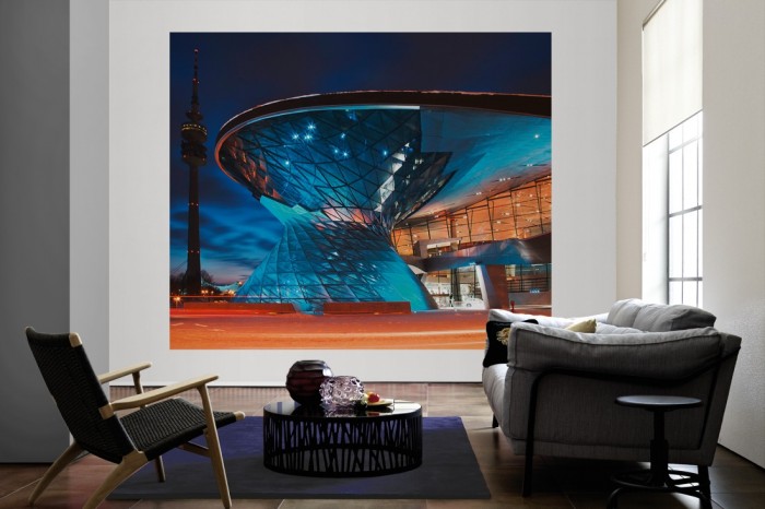 Die Fototapete München, BMW World bei Nacht als große Bildtapete im Wohnzimmer. Als Bildtapete ist die Fototapete München, BMW World bei Nacht ein besonderes Highlight auf Vliestapete.