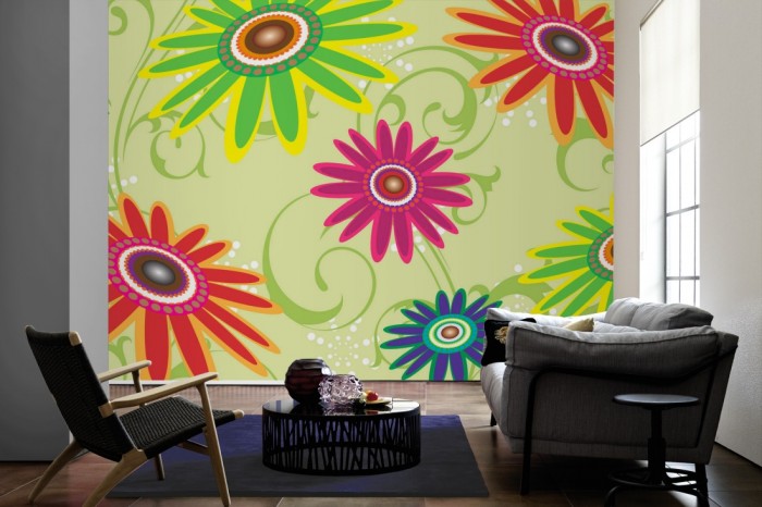 Im Wohnzimmer die Design-Fototapete Blumen der 70er, Artwork auf einer großen Wand tapeziert. Die Design-Fototapete Blumen der 70er, Artwork ist als Vlies-Fototapete im Wohnzimmer leicht zu tapezieren.