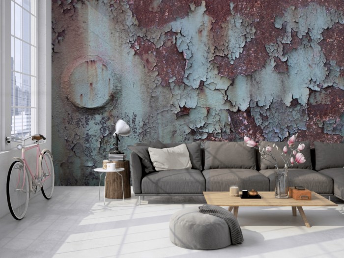 Die Fototapete Rost Wand, Vintage Lack auf einer großen Wand im Loft tapeziert. Die Fototapete Rost Wand, Vintage Lack wird individuell auf Deine Wand angepasst.