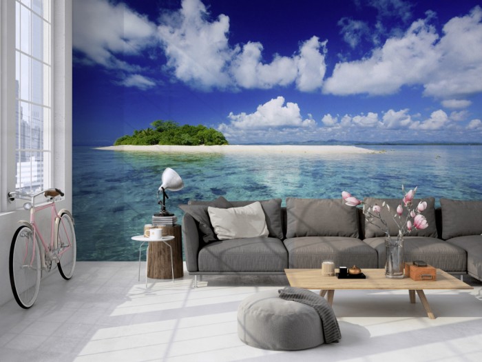 Die Fototapete Einsame Insel der Malediven auf einer großen Wand im Loft tapeziert. Die Fototapete Einsame Insel der Malediven wird individuell auf Deine Wand angepasst.