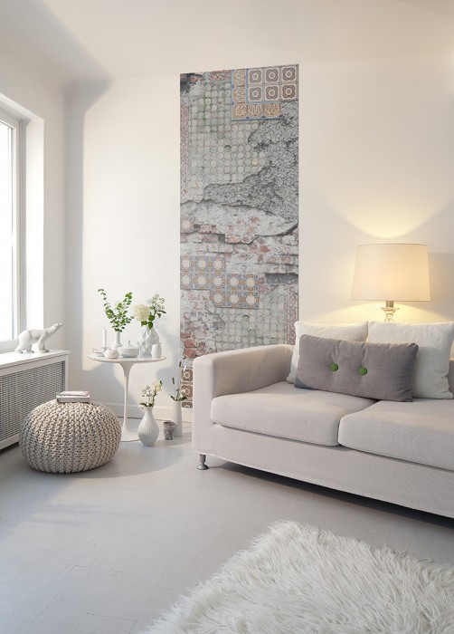 Ein Foto von dem 3D-Fotopanel Wand mit alten Fliesen, Vintage tapeziert im Raum. Bestelle Deine Bildtapete online.