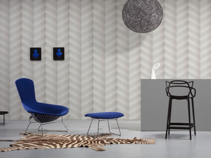 Raumfoto der Designtapete NLXL STB-01 Graphic Chevron Wallpaper von Studio Boot