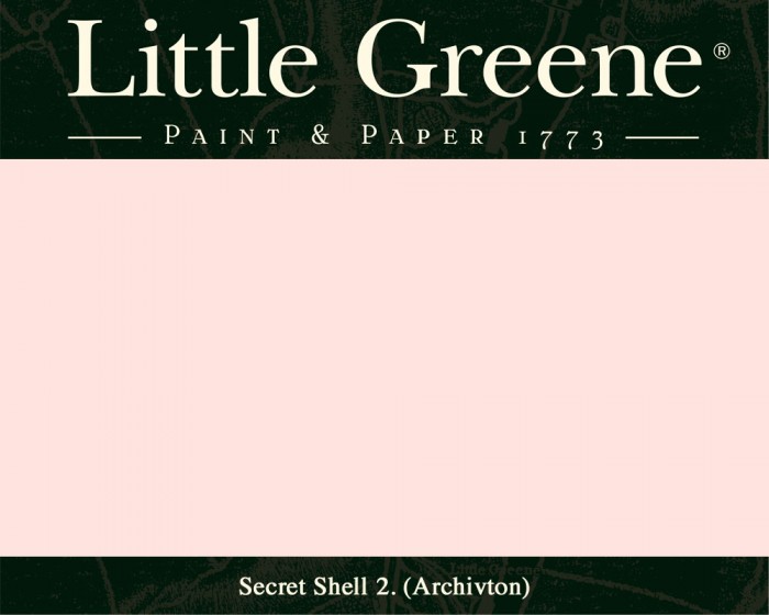 Englische Farbe von Little Greene Secret Shell 2 gestrichen an der Wand