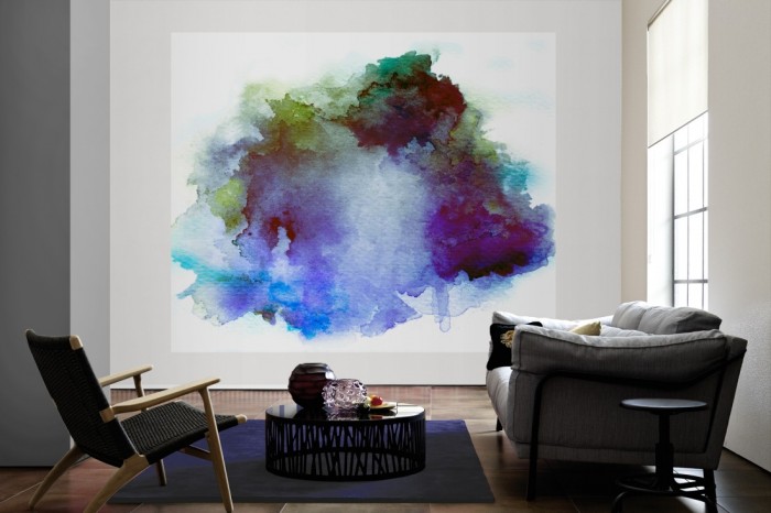 Die Design-Fototapete Verlauf der Wasserfarbe in Blau-Grün als große Bildtapete im Wohnzimmer. Als Bildtapete ist die Design-Fototapete Verlauf der Wasserfarbe in Blau-Grün ein besonderes Highlight auf Vliestapete.