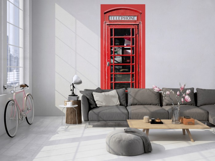 Das 3D Fotopanel Alte, rote Telefonzelle aus England tapeziert in einem Loft. Bestelle die Bildtapete für Deine Wand online.
