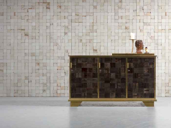 Raumfoto der Holztapete von NLXL PHE-21 Piet Hein Eek Mosaik Squares White Wallpaper