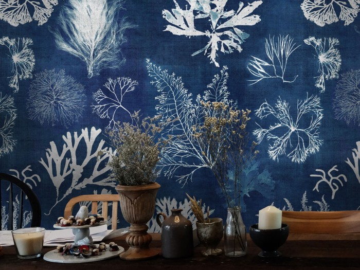 Raumansicht der Selected Walls Tapete Freeport Seaweed Wallpaper Col. 01