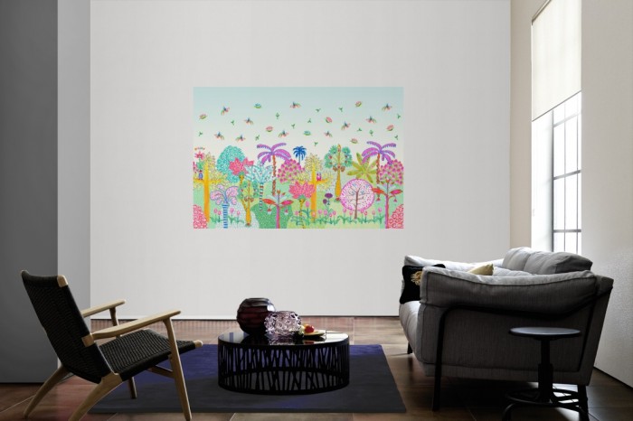 Die Design-Fototapete Paradis, Oilily Kids als Wandbild im Wohnzimmer. Die Vlies-Design-Fototapete Paradis, Oilily Kids verschönert als Wandbild Deine Wand.